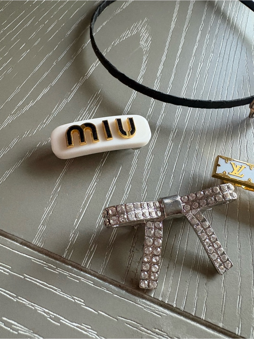 FaSHION  Logo Hair Clip + Designer-Inspired Pins Bundle